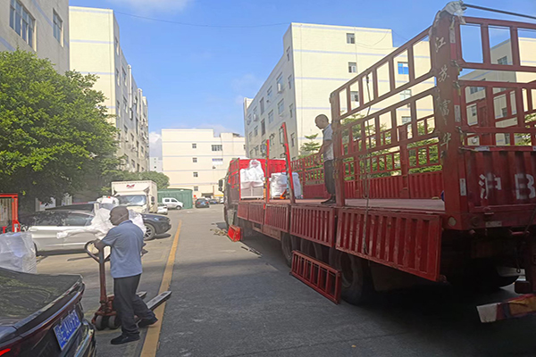  UG环球视讯科技-美东汇成医疗自动化设备今日交付