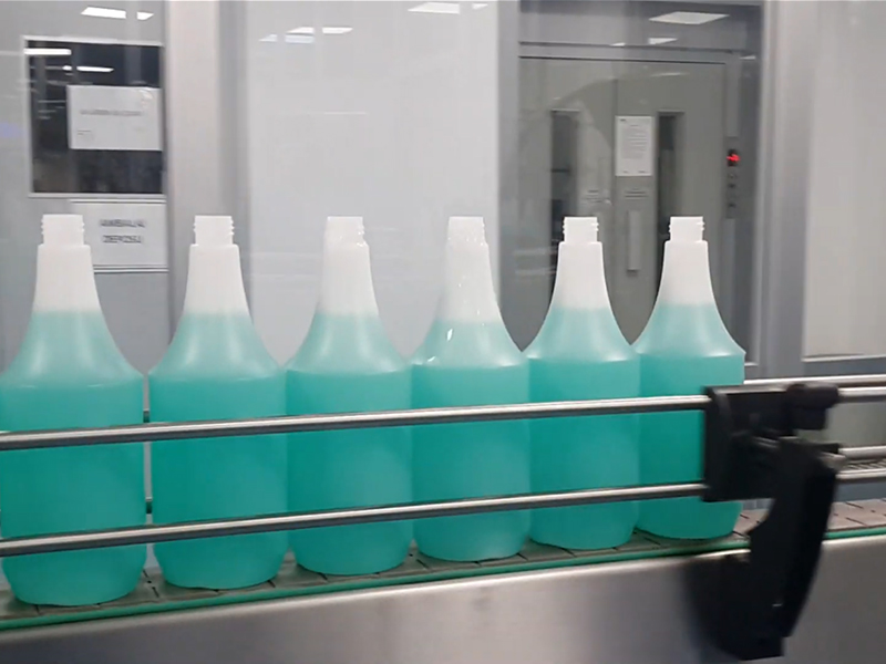 全自动幼瓶水灌装机的利用与优势